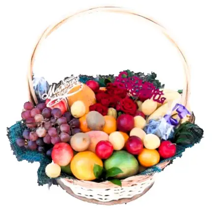 Фруктовая корзина с цветами 